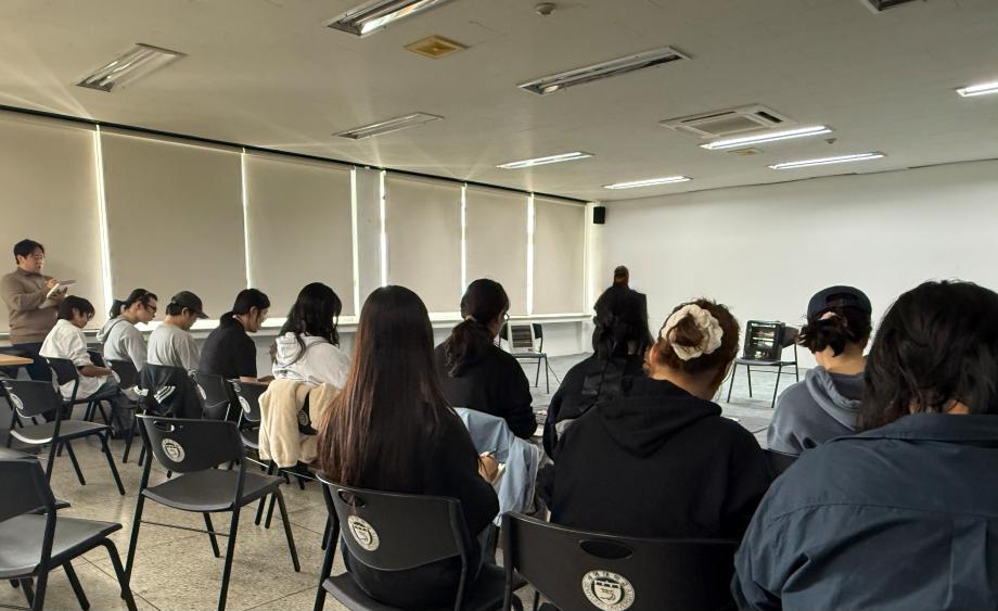 영화웹툰애니메이션학과 인체 크로키 특별수업 진행